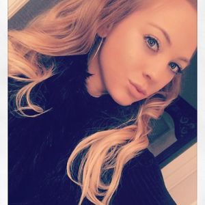 Meet your Posher, Kayla